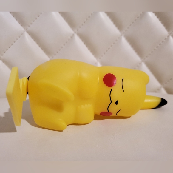✨ Pikachu Nightlight ~ Side Sleeper - Picture 2 of 5